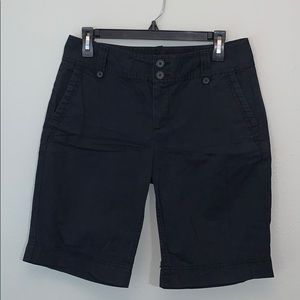 4/$20 Caslon size 6 black bermuda shorts